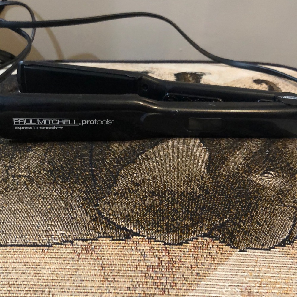 Paul Mitchell straightner